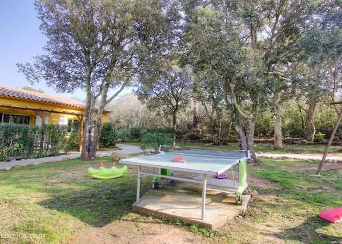 Chez Pierre A Porto-vecchio * Porto-Vecchio (Corsica)